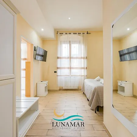 ゲストハウス アッフィッタカーメレ ルナーマル