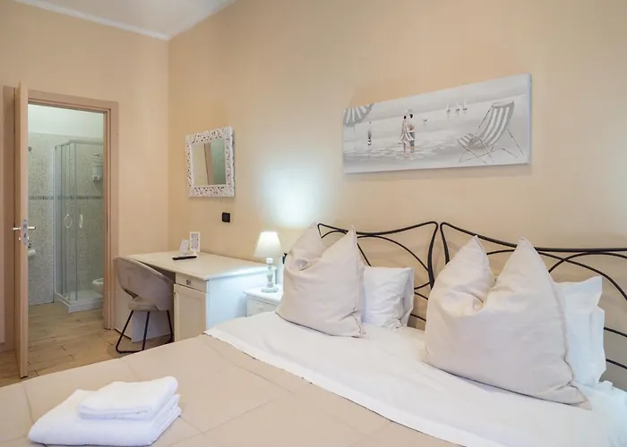 ゲストハウス アッフィッタカーメレ ルナーマル ラ・スペツィア