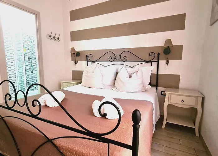 アッフィッタカーメレ ルナーマル 4* ラ・スペツィア