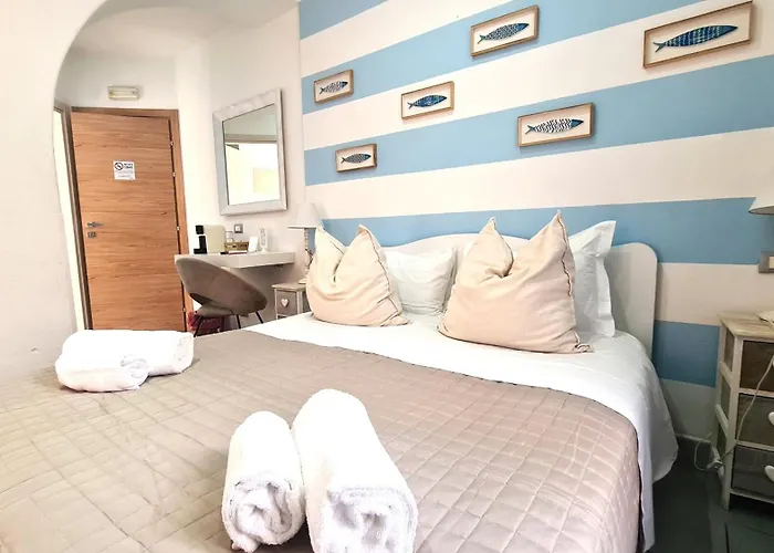 ゲストハウス アッフィッタカーメレ ルナーマル 4*