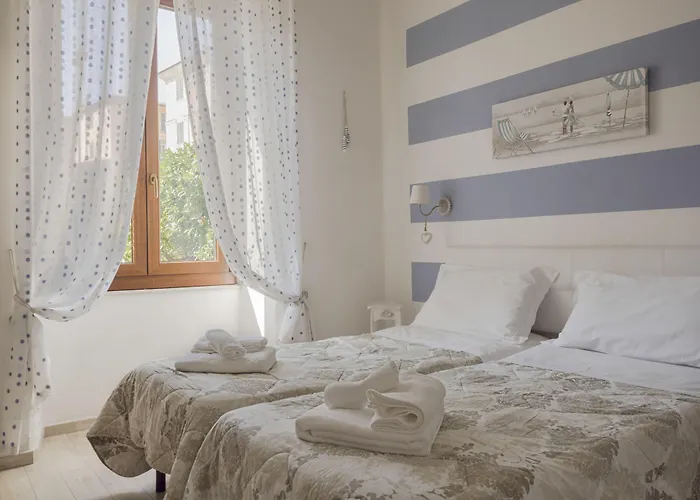 アッフィッタカーメレ ルナーマル ラ・スペツィア