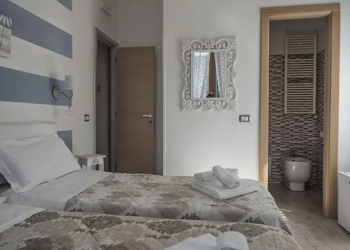 アッフィッタカーメレ ルナーマル ゲストハウス ラ・スペツィア