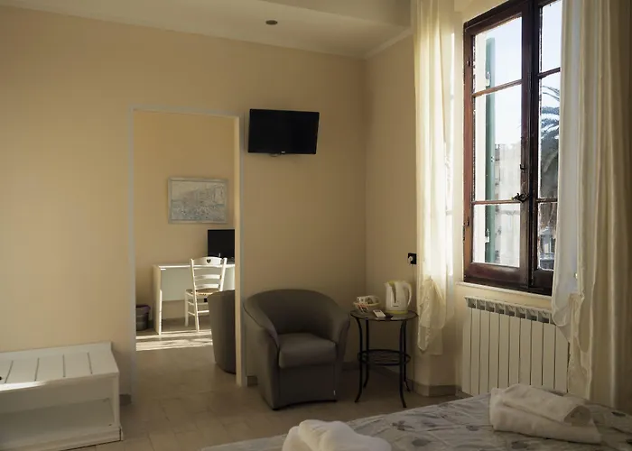 アッフィッタカーメレ ルナーマル 4* ラ・スペツィア