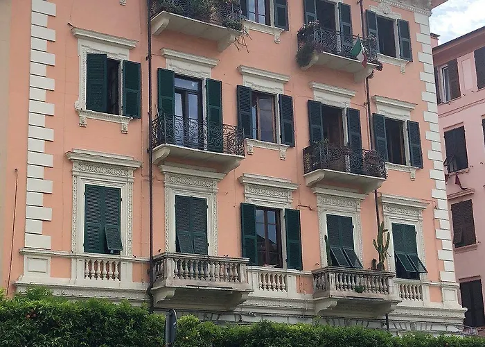 ゲストハウス アッフィッタカーメレ ルナーマル 4*