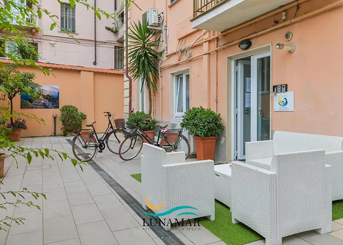 ゲストハウス アッフィッタカーメレ ルナーマル