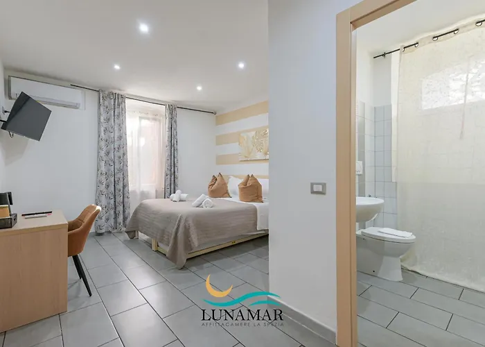 ゲストハウス アッフィッタカーメレ ルナーマル 4*