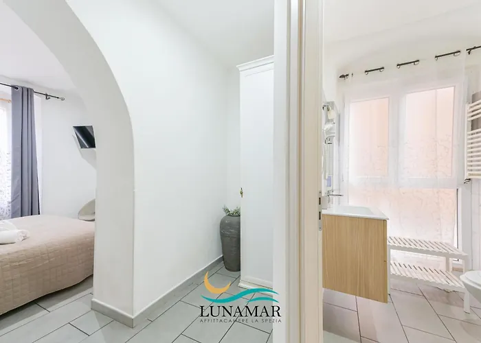 アッフィッタカーメレ ルナーマル ゲストハウス 4*