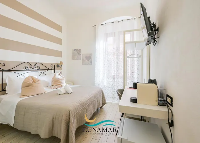 ゲストハウス アッフィッタカーメレ ルナーマル 4*