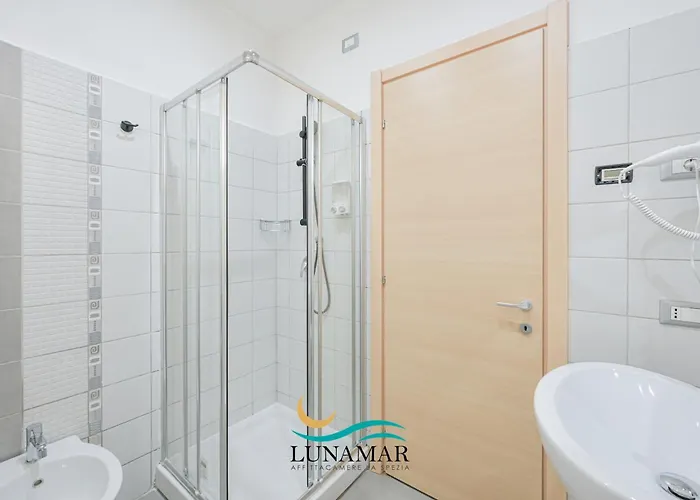 ゲストハウス アッフィッタカーメレ ルナーマル 4*