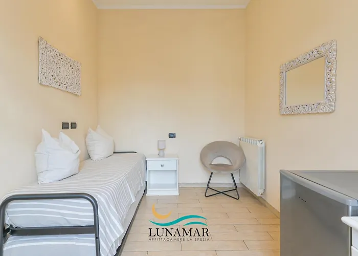 ゲストハウス アッフィッタカーメレ ルナーマル 4*