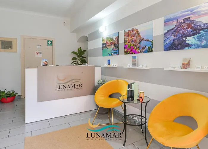 アッフィッタカーメレ ルナーマル ラ・スペツィア