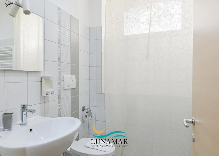 アッフィッタカーメレ ルナーマル ラ・スペツィア